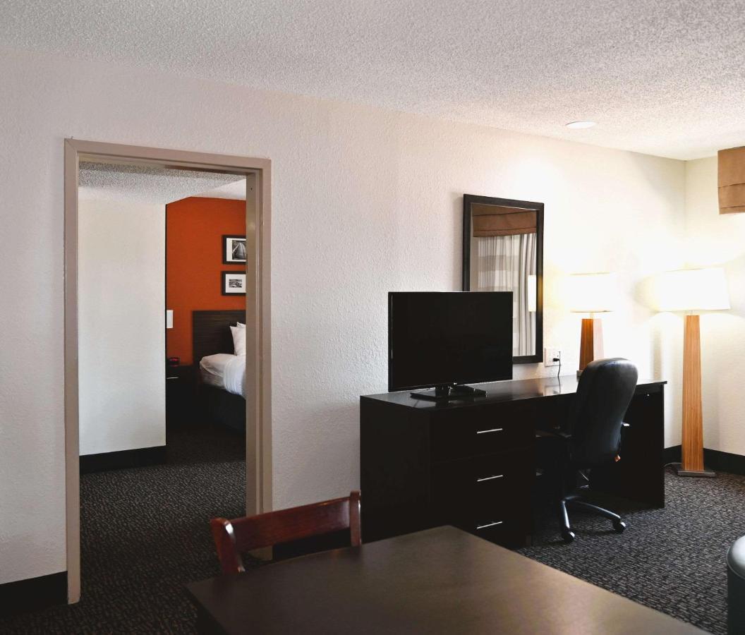 Sleep Inn & Suites Spring Lake - Fayetteville Near Fort Bragg Eksteriør bilde